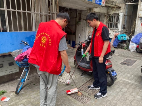 鎮江潤州審計：走進社區(qū)積極開展“微·周末”志愿服務